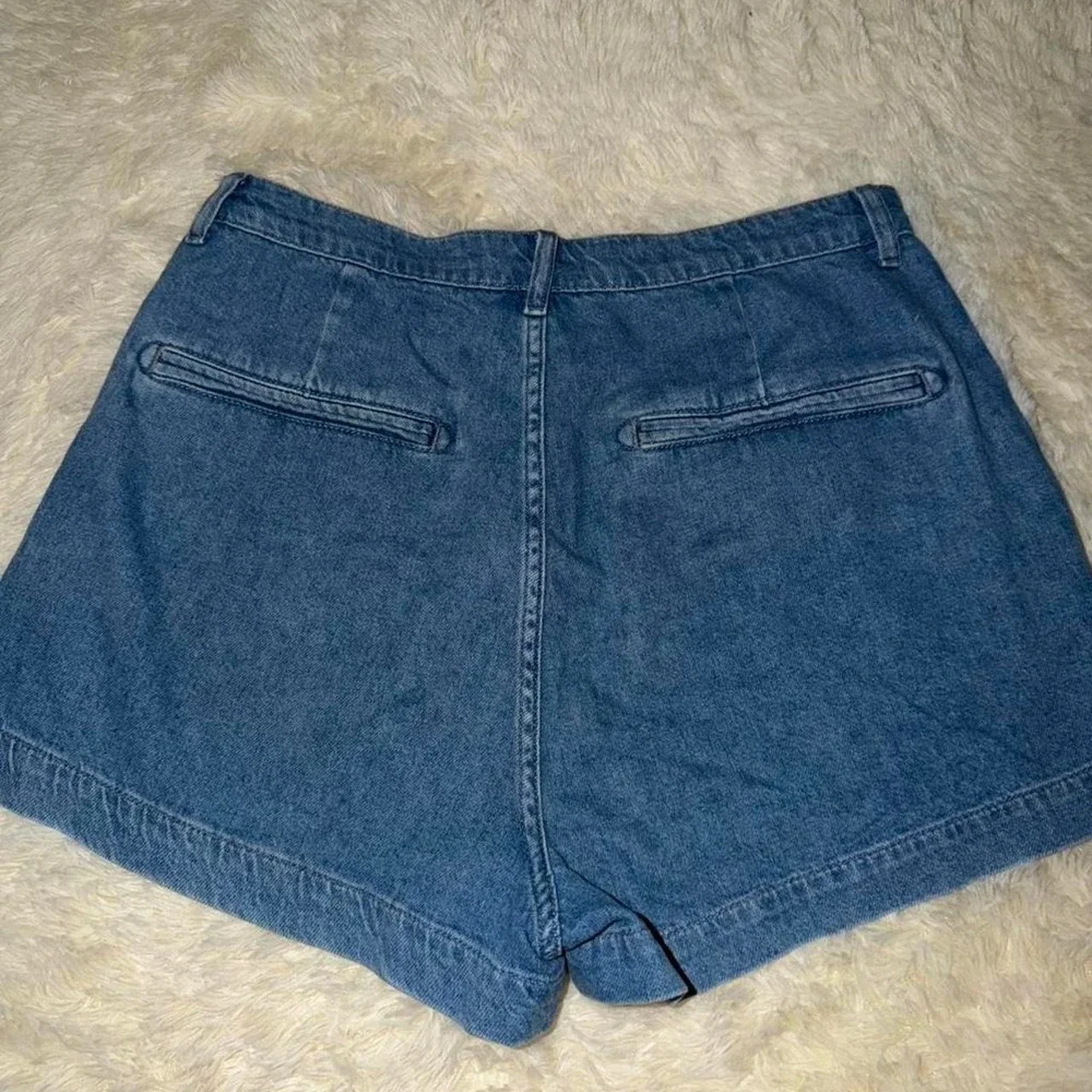 Reformation Elana Pleated Denim Shorts Size 29